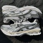 ASICS GEL-KAYANO 14 “White Graphite Grey”