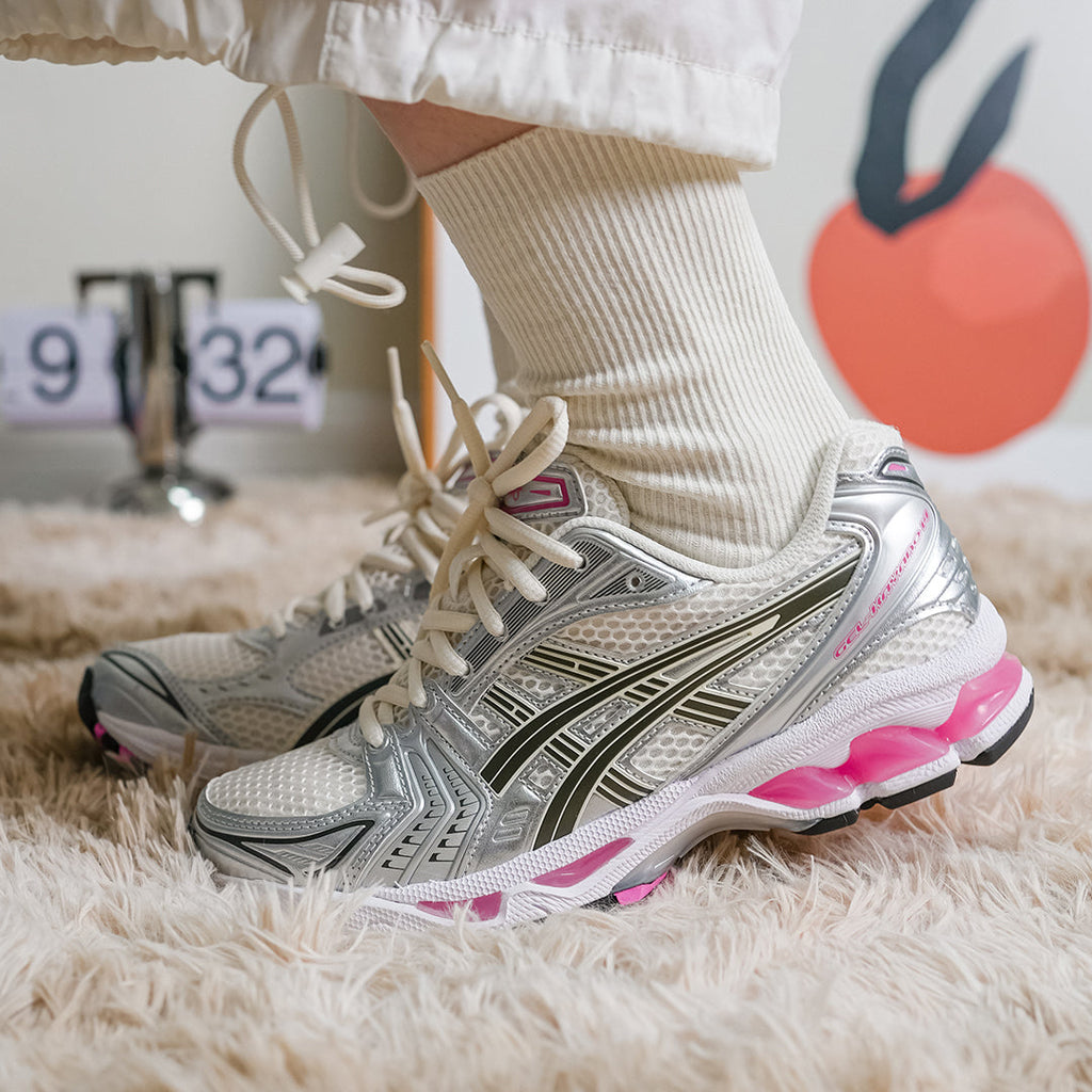 ASICS GEL-Kayano 14 Women’s — midsole and pink accent detail