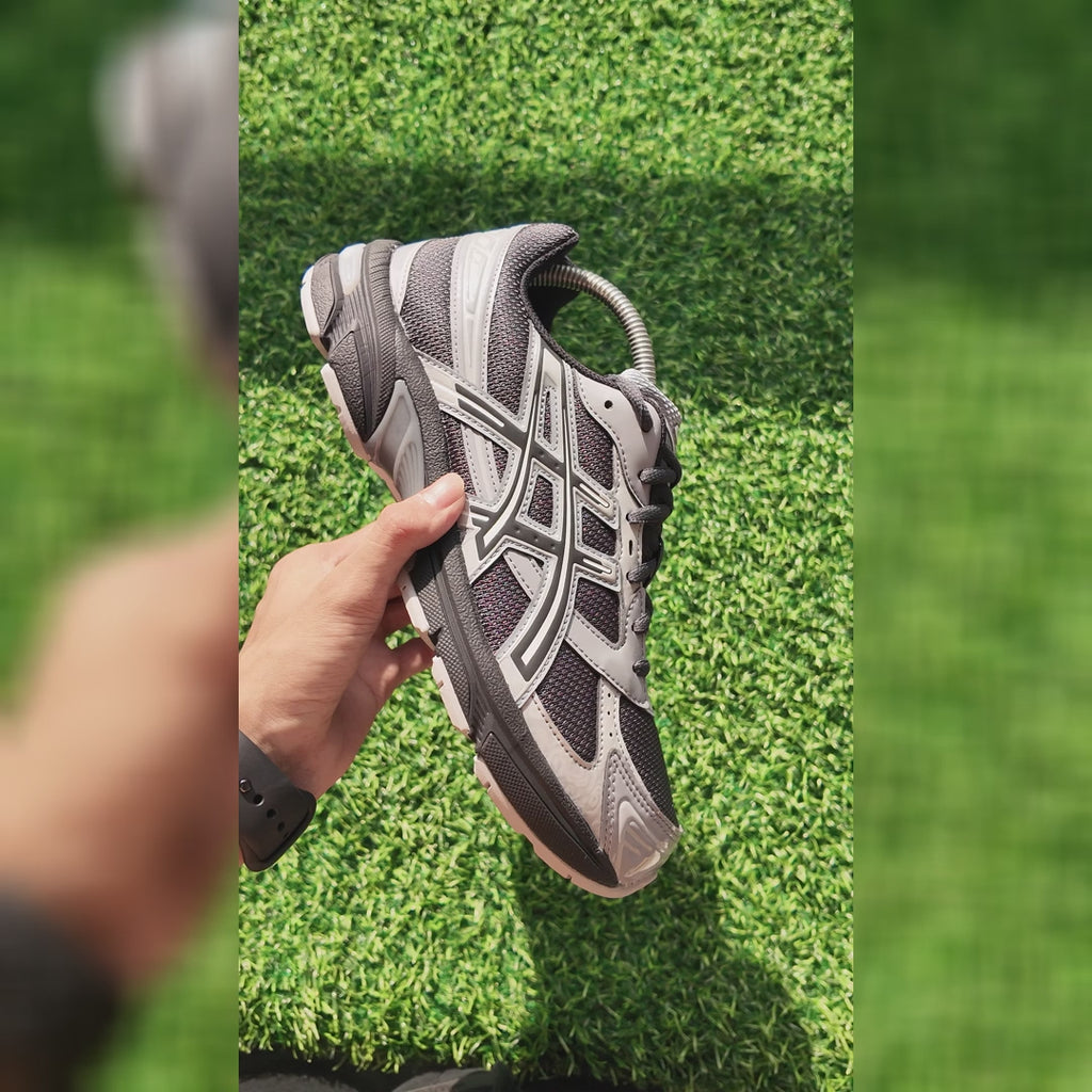 ASICS Gel-1130 Graphite Grey Gravel product video