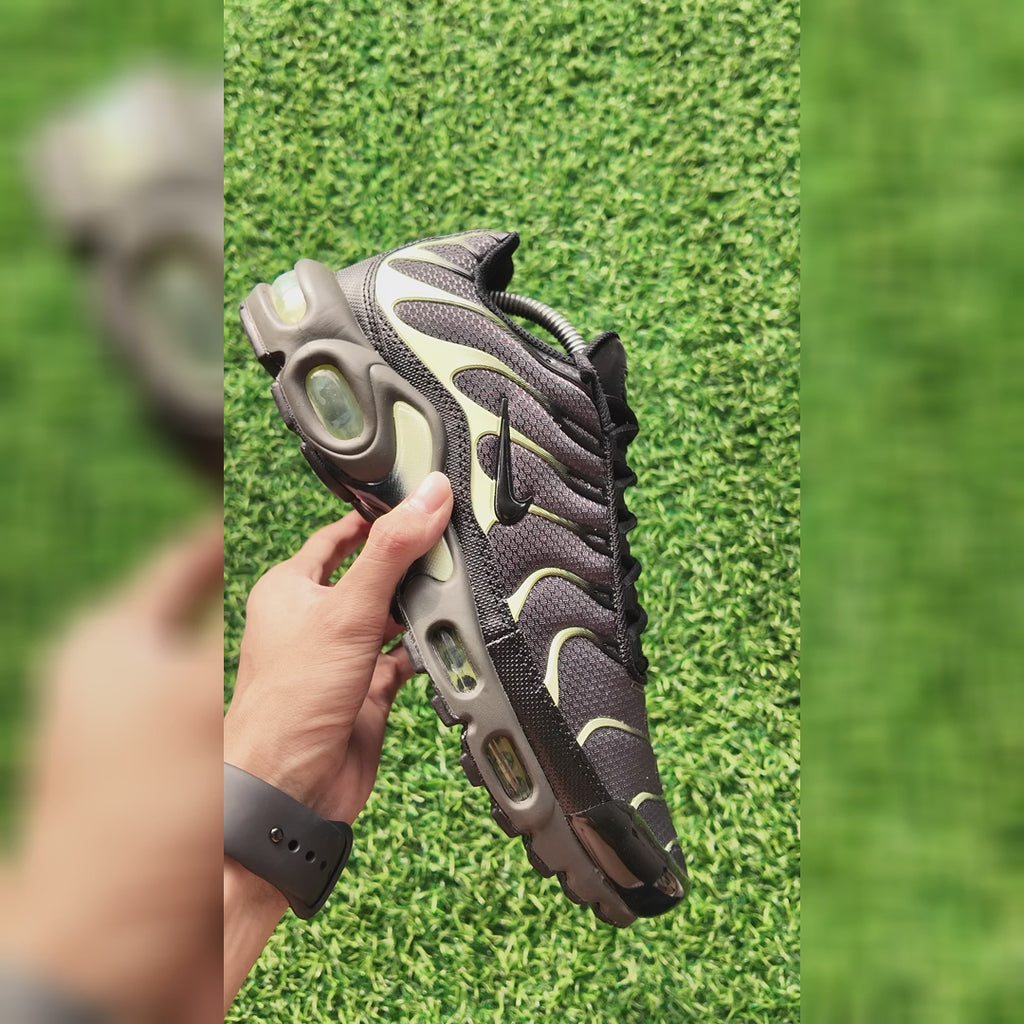 Nike Air Max Plus Smoke Grey Volt product video